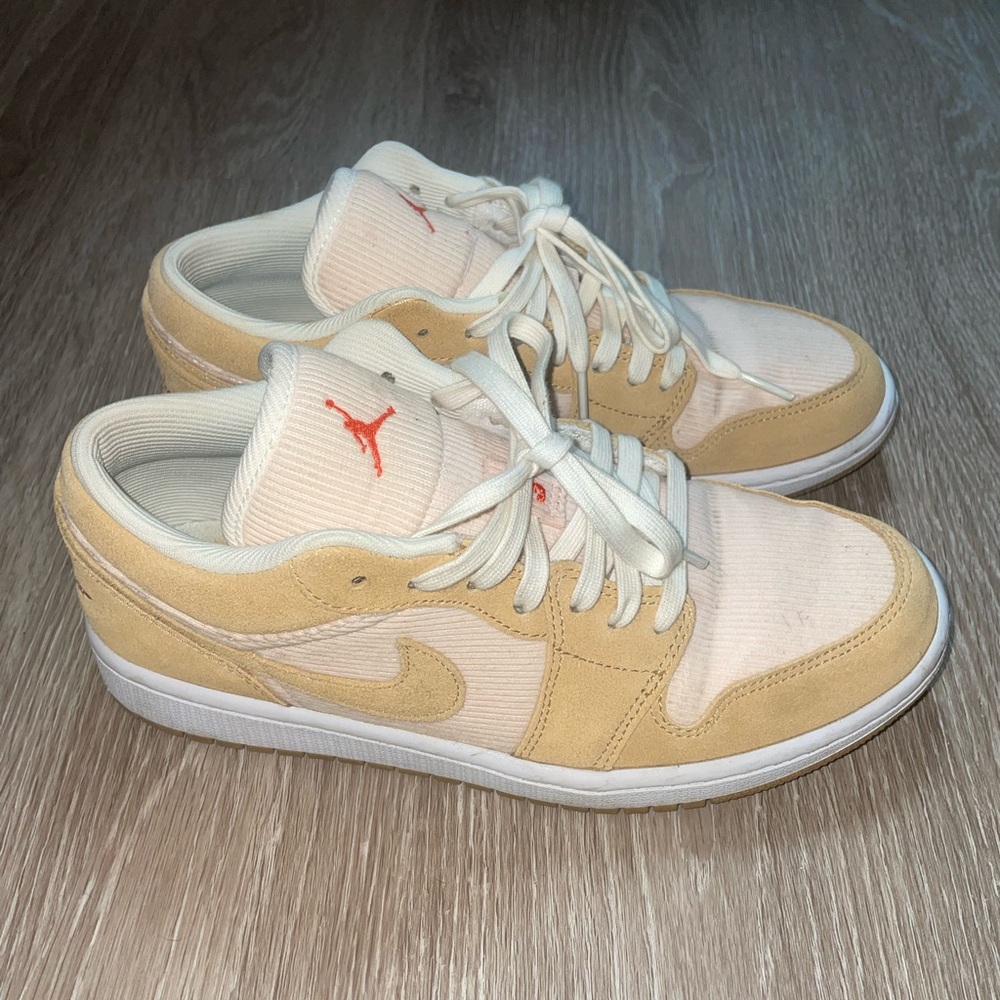 Nike Women's Cream and Tan Sneakers
